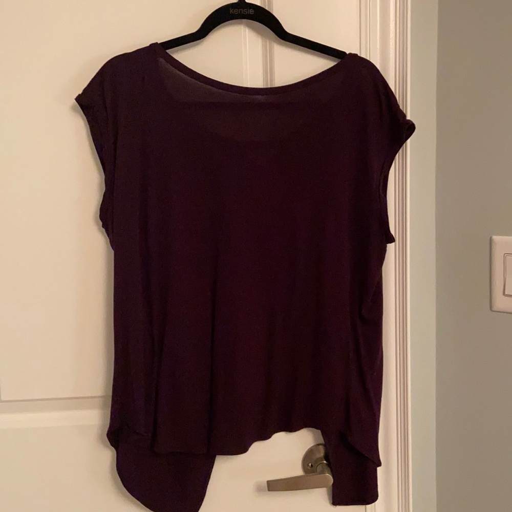 T-shirt with slight open back